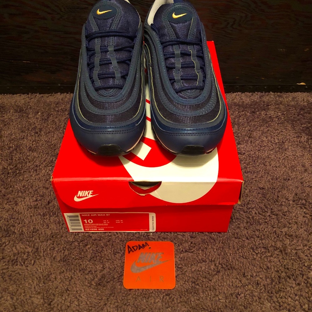 Navy and Metallic Gold AM97